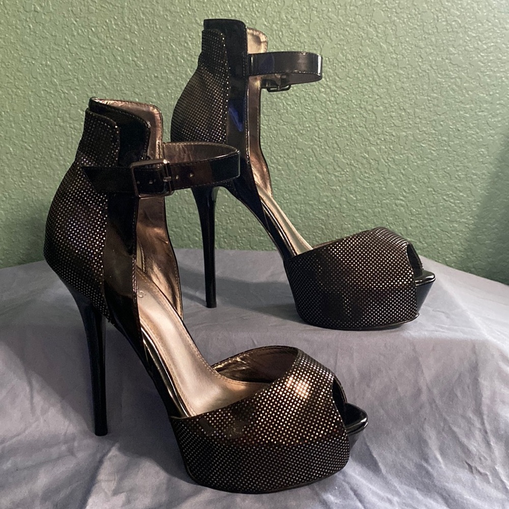 Black patent leather high heels